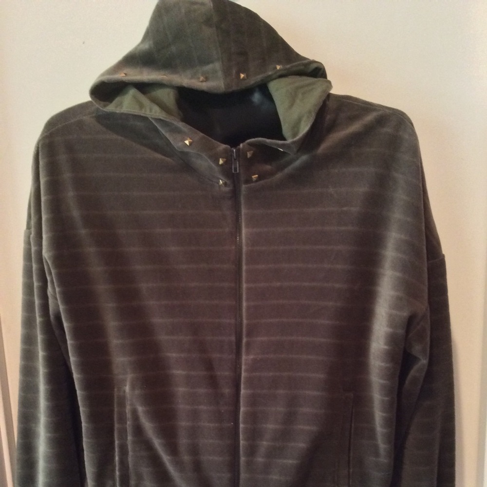 NWOT Hooded Mens Jacket Studs Full Zipper Velour